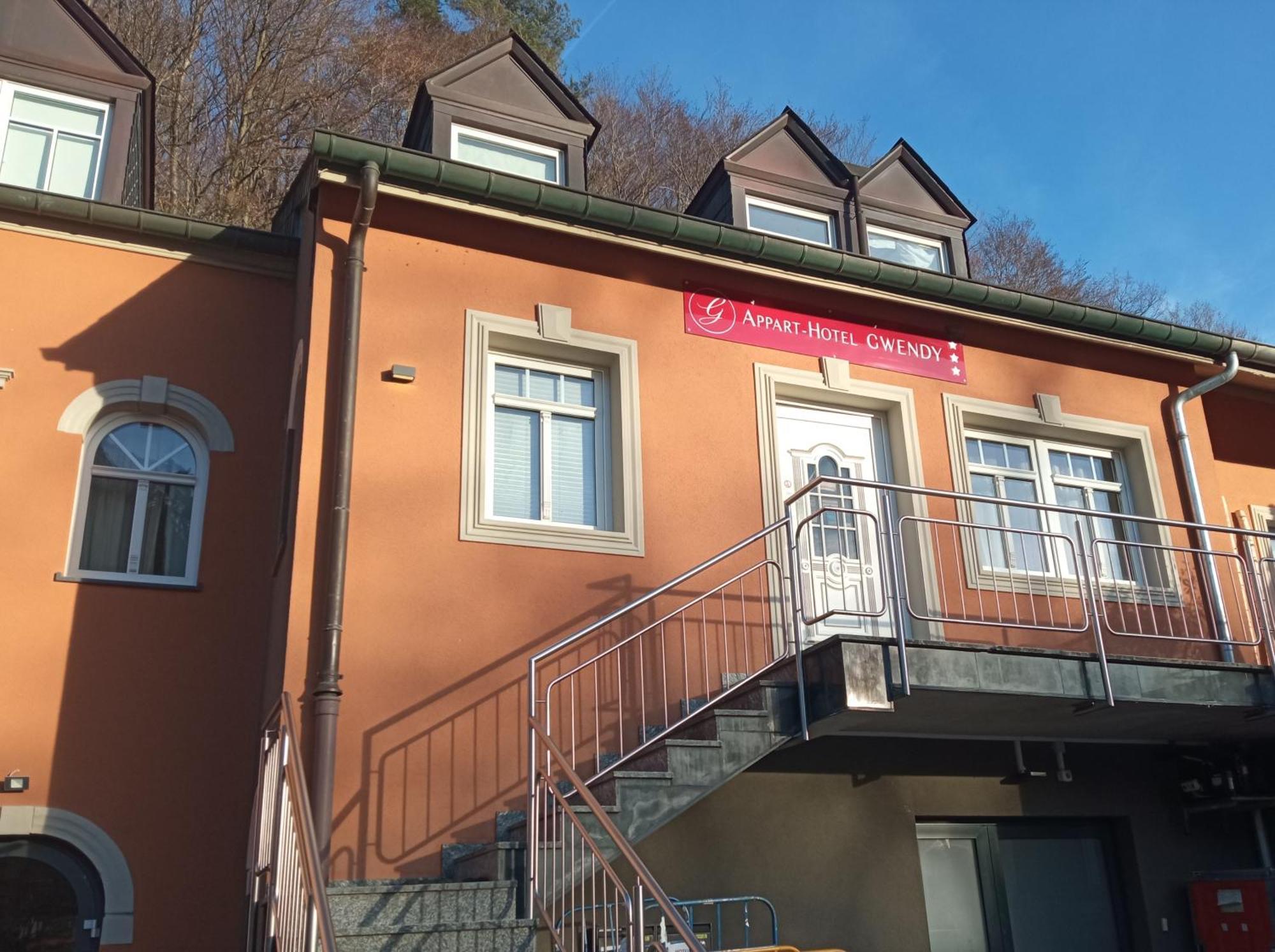 Appart-Hotel Gwendy Bour Exterior photo